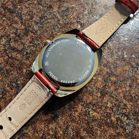 Fossil brand Limited Edition Chinese New Year, Year of The Dragon Women's Watch - Picture 5 of 7